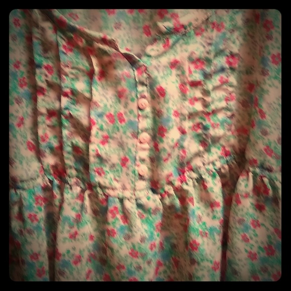 Woman's Blouse - Picture 1 of 4